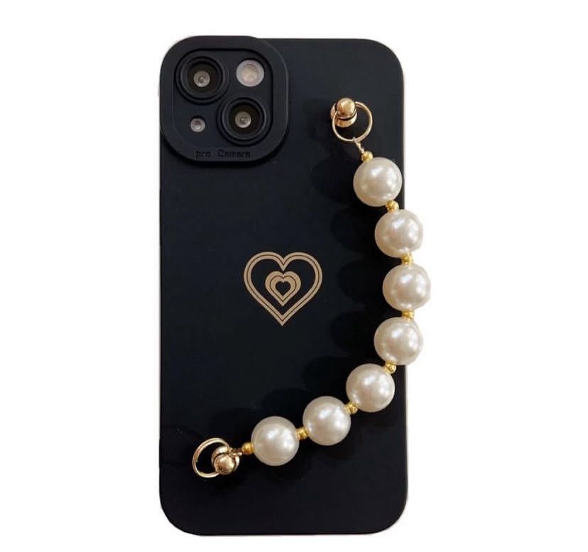 Black heart case with pearls chain